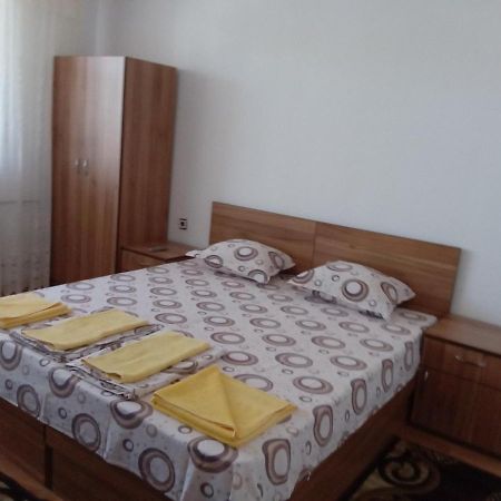 Къща За Гости Петрови Primorsko Ngoại thất bức ảnh
