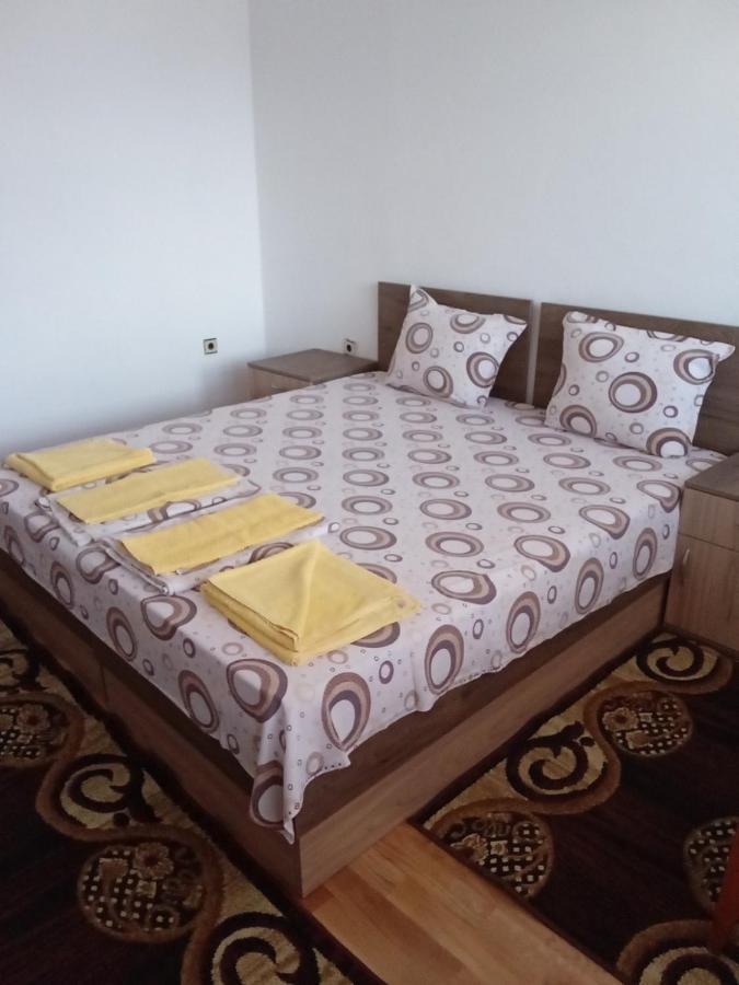 Къща За Гости Петрови Primorsko Ngoại thất bức ảnh